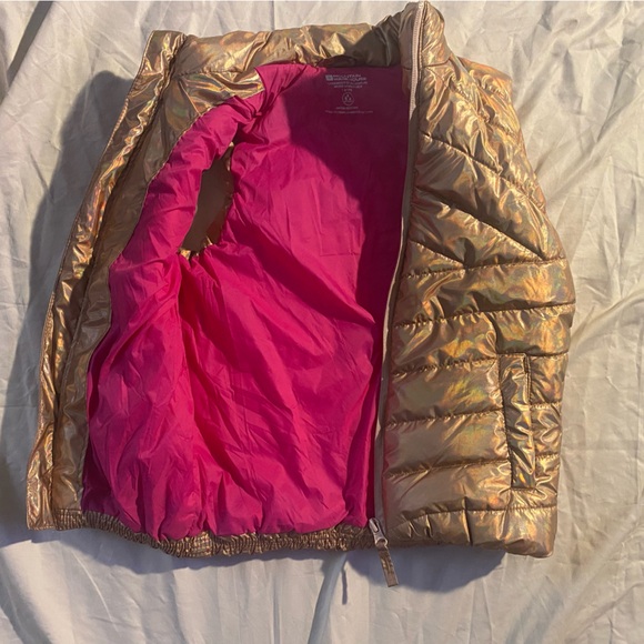 Mountain Warehouse water resistant vest, size 7-8 years - Picture 2 of 5